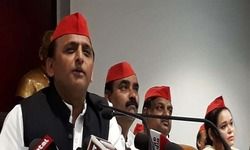 नोटबंदी तथा जीएसटी लागू होने से देश की जीडीपी गिरी : अखिलेश नोटबंदी तथा जीएसटी लागू होने से देश की जीडीपी गिरी : अखिलेश