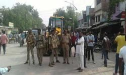 सपा सभासद के पुत्र की पीटकर हत्या, हाईवे जाम कर प्रदर्शन सपा सभासद के पुत्र की पीटकर हत्या, हाईवे जाम कर प्रदर्शन