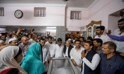 डॉ. शाह को याद कर भावुक हुए पूर्व सीएम अखिलेश डॉ. शाह को याद कर भावुक हुए पूर्व सीएम अखिलेश