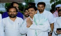 सपा के रोजा इफ्तार में... साथ दिखा शिवपाल और अखिलेश..का