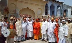 गठबंधन प्रत्याशी आनन्द सेन के पक्ष में उतरे अयोध्या के सन्त व धर्माचार्यगण