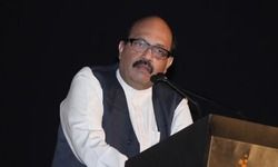 औरंगजेब की तरह अखिलेश ने मुलायम को दी उम्रकैद औरंगजेब की तरह अखिलेश ने मुलायम को दी उम्रकैद