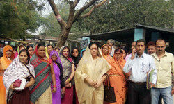 समाजवादी पार्टी की धड़कने बढ़ीं, अब सपा संरक्षक की साली ने की बगावत समाजवादी पार्टी की धड़कने बढ़ीं, अब सपा संरक्षक की साली ने की बगावत