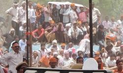 कन्नौज से आई तस्वीरें सियासी गलियारों में मचा रही हैं हलचल! कन्नौज से आई तस्वीरें सियासी गलियारों में मचा रही हैं हलचल!