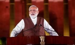 मोदी कैबिनेट की पहली बैठक आज, हो सकता है मंत्रालयों का बंटवारा, नरेंद्र मोदी ने गुरुवार को दूसरी बार प्रधानमंत्री पद की शपथ ली. पीएम मोदी के साथ उनकी सरकार में 57 मंत्रियों ने भी शपथ ली