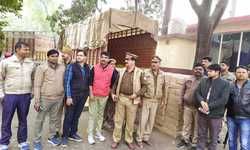 साढ़े चार सौ पेटी अवैध शराब बरामद, वाहन छोड़ चालक व खलासी फरार साढ़े चार सौ पेटी अवैध शराब बरामद, वाहन छोड़ चालक व खलासी फरार