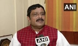 शाहीन बाग में विरोध प्रदर्शन को लेकर जारी विवाद के बीच बीजेपी नेता राहुल सिन्हा ने कहा- शाहीन बाग (दिल्ली) में विरोध प्रदर्शन में बैठे ज्यादातर लोग वे हैं जो बांग्लादेश और पाकिस्तान से आए हैं।