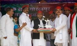 चौकीदार के साथ ही ठोकीदार को भी हटाना है : अखिलेश यादव