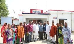 सपा प्रतिनिधि मण्डल ने सौंपा ज्ञापन सपा प्रतिनिधि मण्डल ने सौंपा ज्ञापन