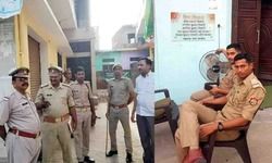 कन्नौज में सपा नेताओं के घर ताबड़तोड़ छापेमारी कन्नौज में सपा नेताओं के घर ताबड़तोड़ छापेमारी