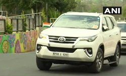 भोपालः राजभवन पहुंचे कमलनाथ। मुख्यमंत्री पद से देंगे इस्तीफा। भोपालः राजभवन पहुंचे कमलनाथ। मुख्यमंत्री पद से देंगे इस्तीफा।