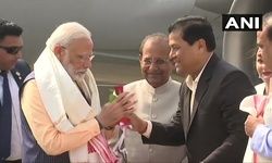 प्रधानमंत्री नरेंद्र मोदी पहुंचे गुवाहाटी, 1 बजे कोकराझार में रैली को करेंगे संबोधित