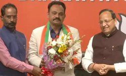 कांग्रेस को झटका, जनार्दन द्विवेदी के बेटे ने थामा कमल