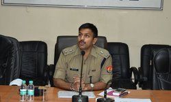 इलाहाबाद : नवागत एसएसपी नितिन तिवारी ने जनपद इलाहाबाद का कार्यभार ग्रहण करते ही कानून व्यवस्था को लेकर एक समीक्षा बैठक की