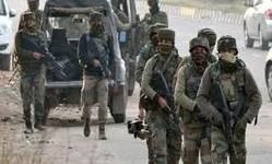 शोपियां: सुरक्षाबलों और आतंकियों के बीच मुठभेड़ जारी शोपियां: सुरक्षाबलों और आतंकियों के बीच मुठभेड़ जारी