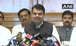 फडणवीस ने शिवसेना का नाम लिए बिना मुस्कराते हुए कहा कि सहयोगी को धन्यवाद.