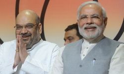 चुनाव आयोग ने तीन मामलों में मोदी को दी क्लीन चिट, शाह के खिलाफ भी शिकायत खारिज चुनाव आयोग ने तीन मामलों में मोदी को दी क्लीन चिट, शाह के खिलाफ भी शिकायत खारिज