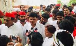 सपा नेताओं ने जेल में बंद छात्र नेताओं से मुलाकात की, युवाशक्ति का उत्साह चरम पर था