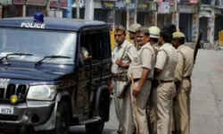 मुजफ्फरनगर: पुलिस मुठभेड़ में शातिर अपराधी वसीम गिरफ्तार, दरोगा को भी लगी गोली मुजफ्फरनगर: पुलिस मुठभेड़ में शातिर अपराधी वसीम गिरफ्तार, दरोगा को भी लगी गोली