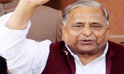 नतीजों से मुलायम में ऐसे जागा जोश: मिठाई बंटवाई ,बोले- 80 साल में सभी 80 सीट पर करेंगे प्रचार नतीजों से मुलायम में ऐसे जागा जोश: मिठाई बंटवाई ,बोले- 80 साल में सभी 80 सीट पर करेंगे प्रचार