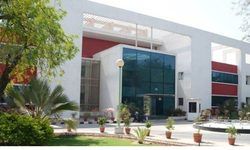 अहमदाबाद: ISRO कार्यालय में लगी आग, फायर ब्रिगेड की 5 गाड़ियां मौके पर मौजूद