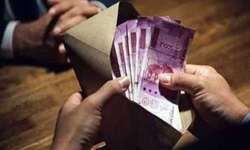 अंबेडकरनगर- घूस लेते तहसीलदार सदर का वीडियो हुआ वायरल अंबेडकरनगर- घूस लेते तहसीलदार सदर का वीडियो हुआ वायरल