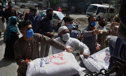 पाकिस्तानी हिन्दुओं के साथ भेदभाव, नहीं दिया जा रहा है राशन,सिर्फ मुस्लिमों को दिया जा रहा राशन