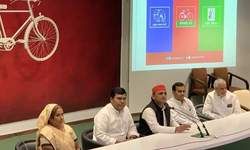 मछली शहर से भाजपा सांसद राम चरित्र निषाद सपा में हुए शामिल