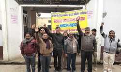 राजीव कुमार शर्मा ने छात्र छात्राओं को मतदाता जागरूकता के बारे में विस्तार से बताया