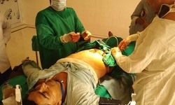 Bihar LIVE: बूथ पर चली गोली से मतदान कर्मी घायल, कई बूथों पर EVM खराब