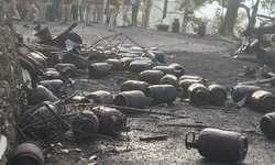 गैस सिलेंडर से भरे गाड़ी में विस्फोट, कई लोग जख्मी गैस सिलेंडर से भरे गाड़ी में विस्फोट, कई लोग जख्मी