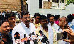 जन समस्याओं के त्वरित समाधान हेतु नगर आयुक्त से मिला सपा का प्रतिनिधिमंडल