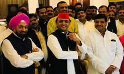 चाचा शिवपाल ने कहा- हमेशा दिया है आशीर्वाद चाचा शिवपाल ने कहा- हमेशा दिया है आशीर्वाद