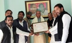 समाजवादी अध्ययन केंद्र ने भगवती सिंह को सम्मानित किया