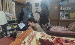 जेल में बंद पूर्व IPS दारापुरी के परिवार से मिलीं प्रियंका जेल में बंद पूर्व IPS दारापुरी के परिवार से मिलीं प्रियंका