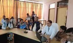 सैफई में चिकित्सा एवं स्वास्थ्य मंत्री ने किया ट्रामा सेंटर का निरीक्षण सैफई में चिकित्सा एवं स्वास्थ्य मंत्री ने किया ट्रामा सेंटर का निरीक्षण