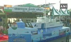 चेन्नई में मरीना बीच के कामराजार रोड पर गणतंत्र दिवस की परेड जारी