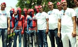 अखिलेश के नामांकन मे युवा समाजवादी साथी ड्रेस के साथ रहे आकर्षण का केंद्र