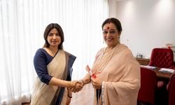 पूनम सिन्हा सपा में शामिल, लखनऊ से उम्मीदवार बनीं, 18 को करेंगी नामांकन