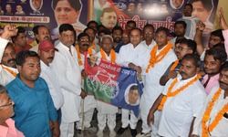 सपा में सैकड़ो अन्य दलों के नेता हुऐ शामिल, आनन्द सेन का बढ़ा रुतबा