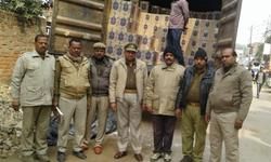 पचास लाख रुपये की बेशकीमती अंग्रेजी शराब पुलिस ने पकड़ा