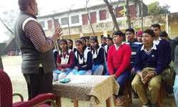 विद्यार्थियों  को सोशल मीडिया के सुरक्षित  उपयोग की दी जानकारी