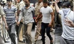 निर्भया के गुनहगारों की मौत की नई तारीख तय, 1 फरवरी को सुबह 6 बजे होगी फांसी निर्भया के गुनहगारों की मौत की नई तारीख तय, 1 फरवरी को सुबह 6 बजे होगी फांसी