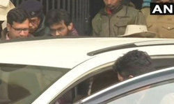 बिहारः शरजील इमाम को दिल्ली लाया जा रहा है। पुलिस उसे पटना एयरपोर्ट लेकर जा रही है। जहानाबाद की अदालत ने कल दिल्ली पुलिस को ट्रांजिट रिमांड दी है।