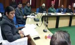 गोवंश आश्रय स्थलों में संरक्षित पशुओं की देखभाल में लापरवाही नहीं होनी चाहिए -  मण्डलायुक्त