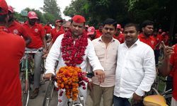 सपा की लोकतंत्र बचाओ समग्र क्रांति साइकिल यात्रा का बाराबंकी में जबरजस्त स्वागत सपा की लोकतंत्र बचाओ समग्र क्रांति साइकिल यात्रा का बाराबंकी में जबरजस्त स्वागत