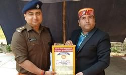 आईपीएस हिमांशु कुमार को किया गया सम्मानित आईपीएस हिमांशु कुमार को किया गया सम्मानित