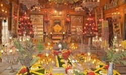 अद्भुत...अलौलिक...अद्वितीय, शाहजी मंदिर में खुला वसंती कमरा... बृहस्पतिवार को राधारमण लाल जू ने श्रद्धालुओं को दर्शन दिए। वैदिक मंत्रोच्चारण के मध्य ठाकुर जी का अभिषेक किया गया।