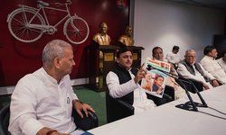 अखिलेश ने कहा किसी भी हालत में उन्हें चाहिए, कानपूर मेयर सीट अखिलेश ने कहा किसी भी हालत में उन्हें चाहिए, कानपूर मेयर सीट