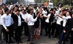 यूपी में वकीलों की बड़ी हड़ताल, स्टाइपेंड से लेकर पेंशन तक की मांग